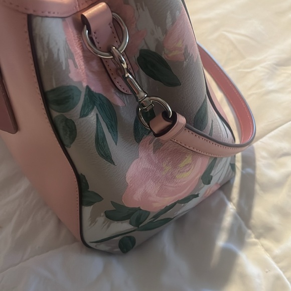 Coach purse - Picture 4 of 8